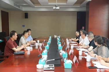 江山市委副书记、市长徐明峰率队赴今年会jnh纸业调研